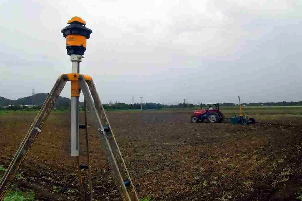 سیستم تسطیح ماهواره ای